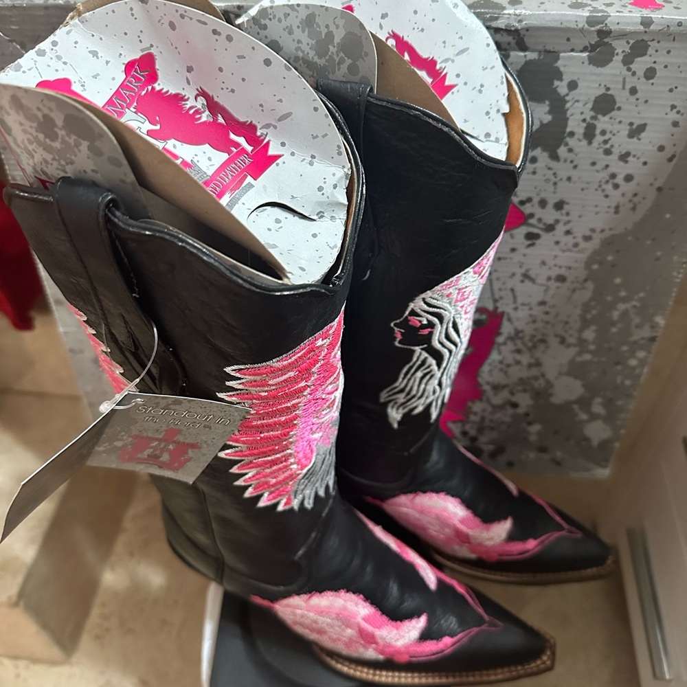 Women's Black and Pink Embroidered Western Boots - Picture 4 of 8